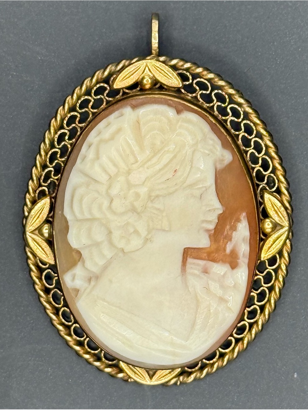 Vintage Convertible Cameo Pendant/Brooch 14k GF
